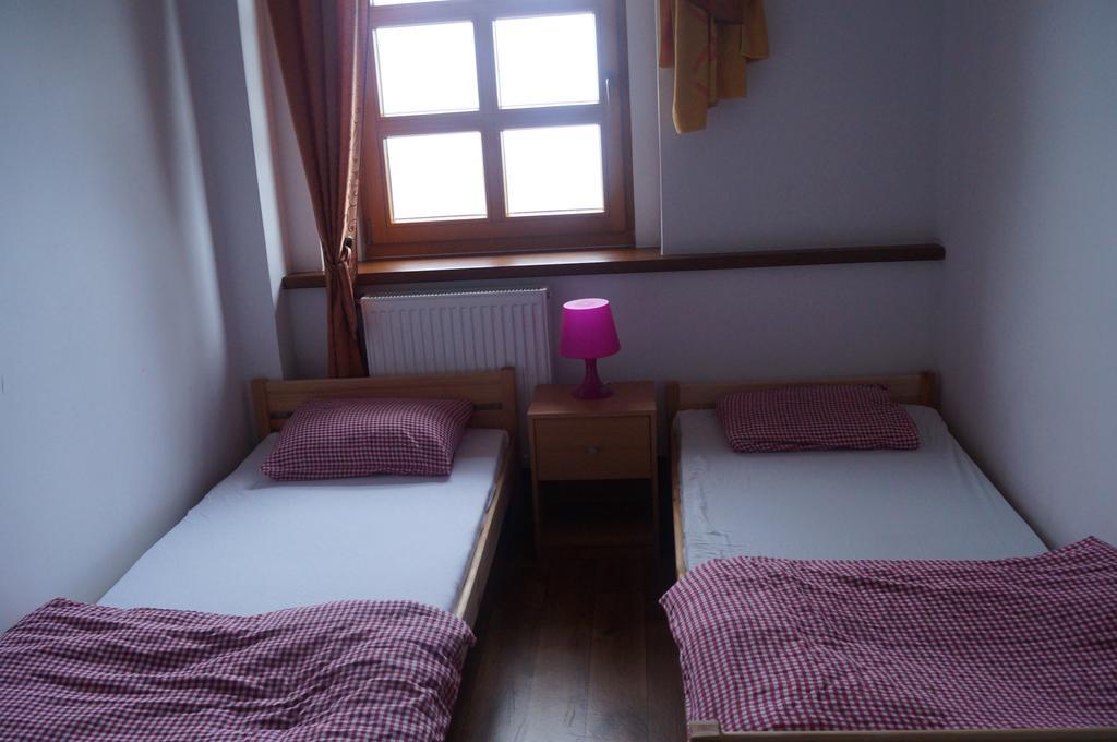 Schronisko Pttk Hala Szrenicka Hostel Szklarska Poreba Ruang foto